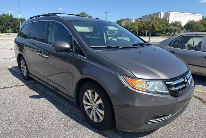 2016 Honda Odyssey EX-L photo 1