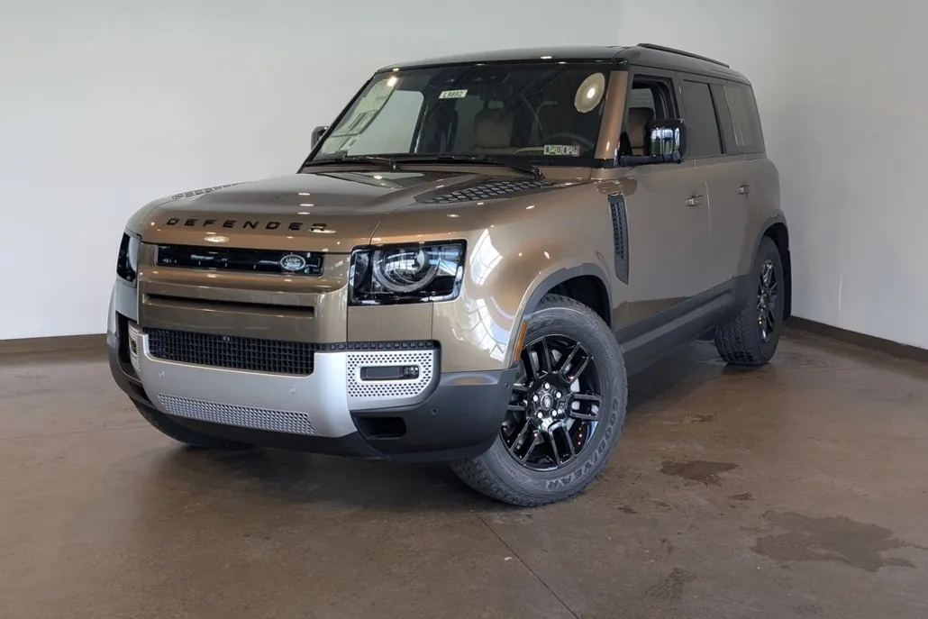 2025 Land Rover Defender 110 S photo 1