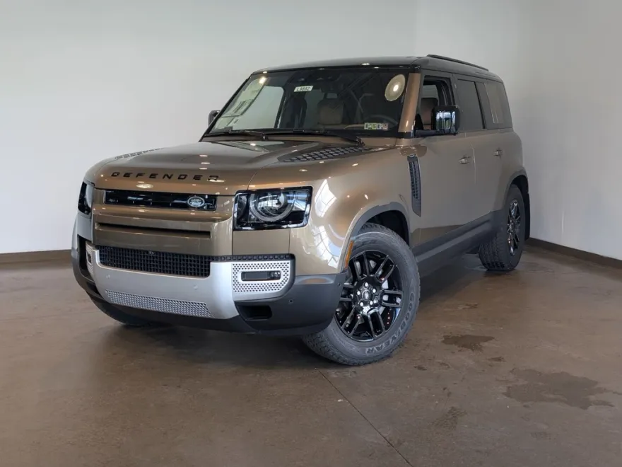 2025 Land Rover Defender 110 S photo 1