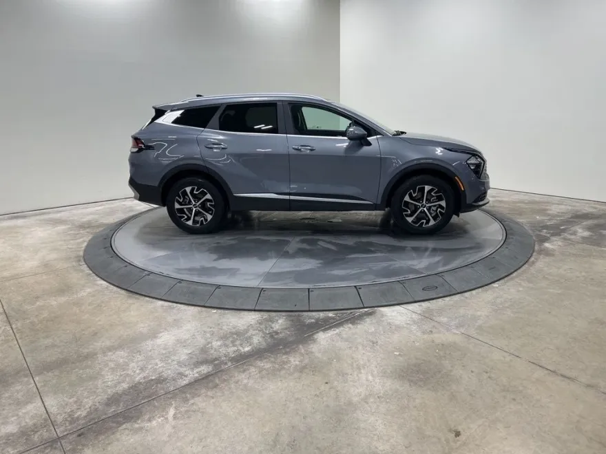 2023 Kia Sportage EX photo 1