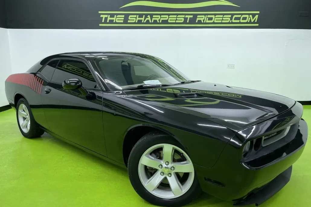 2012 Dodge Challenger SXT photo 1