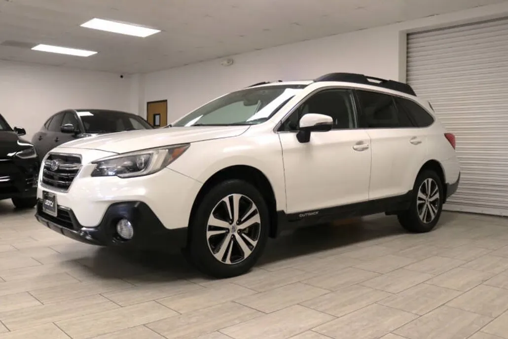 2019 Subaru Outback 2.5i Limited photo 1
