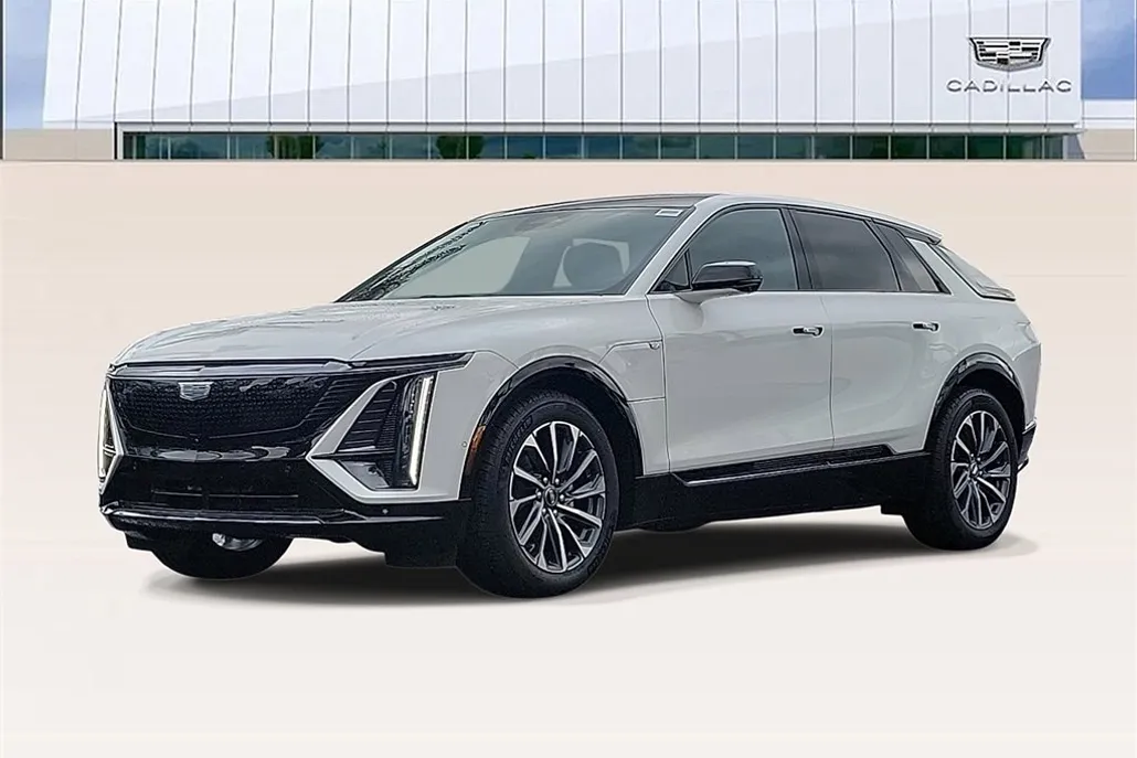 2025 Cadillac Lyriq Sport photo 1