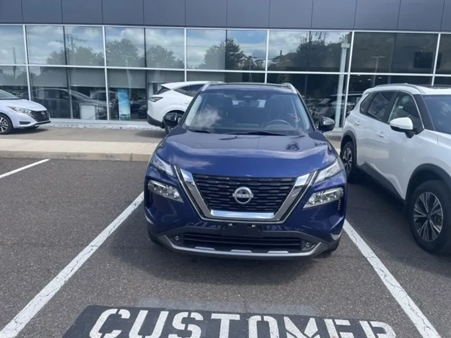 2022 Nissan Rogue SL photo 1