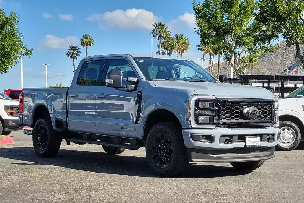 2025 Ford F-250 Lariat photo 1