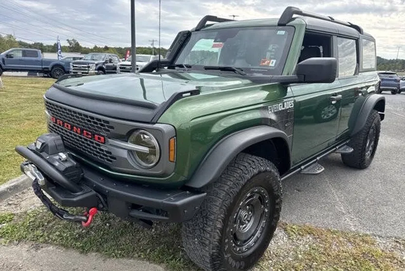 2024 Ford Bronco Everglades photo 1