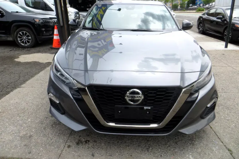 2020 Nissan Altima 2.5 SR photo 1