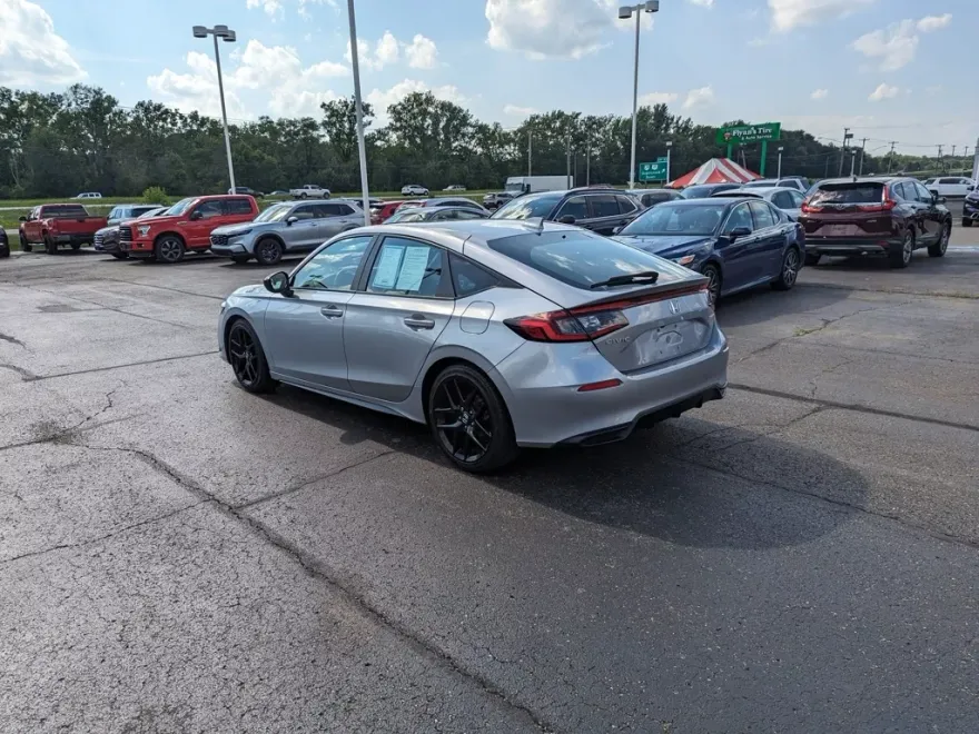 2024 Honda Civic Sport photo 1