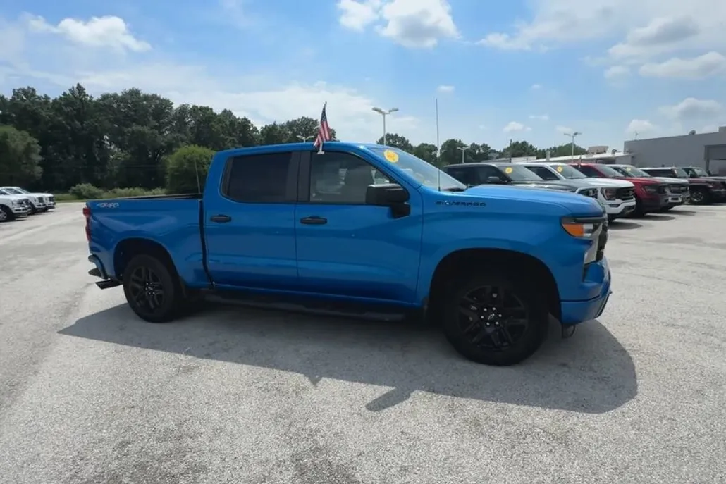 2022 Chevrolet Silverado 1500 Custom photo 1