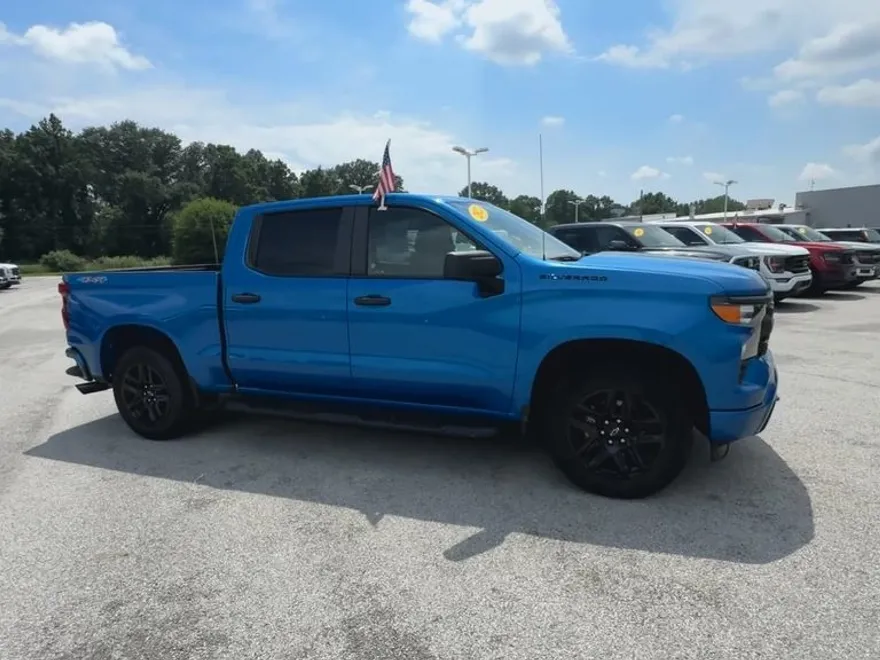 2022 Chevrolet Silverado 1500 Custom photo 1
