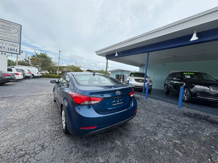 2016 Hyundai Elantra SE Value Edition Sport Limited photo 1