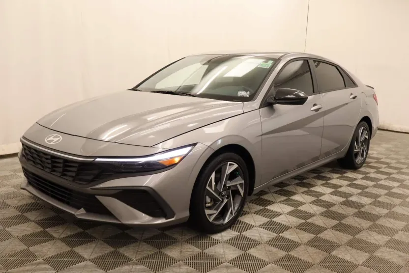 2025 Hyundai Elantra Hybrid SEL Sport photo 1