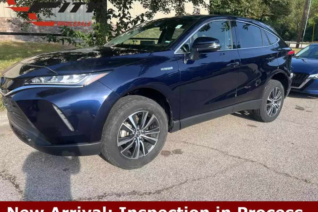 2021 Toyota Venza LE photo 1