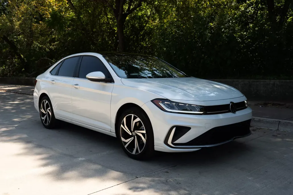 2025 Volkswagen Jetta SEL photo 1