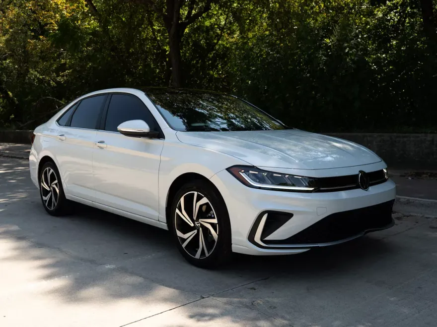 2025 Volkswagen Jetta SEL photo 1