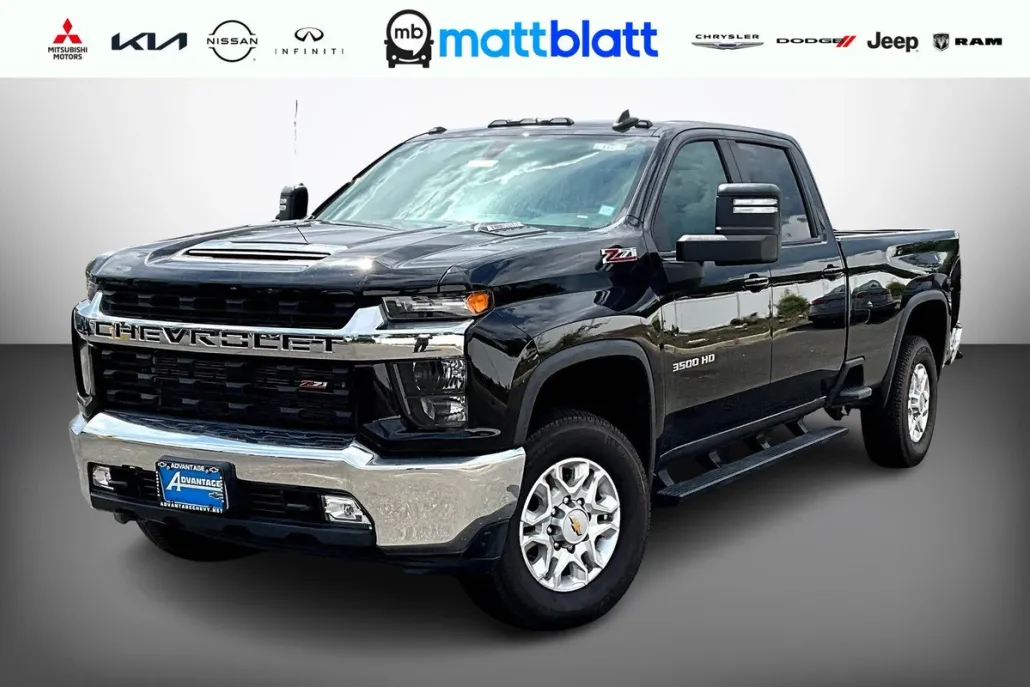 2023 Chevrolet Silverado 3500HD LT photo 1