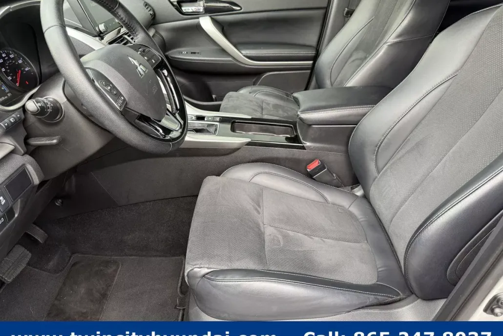 2024 Mitsubishi Eclipse Cross SE photo 1
