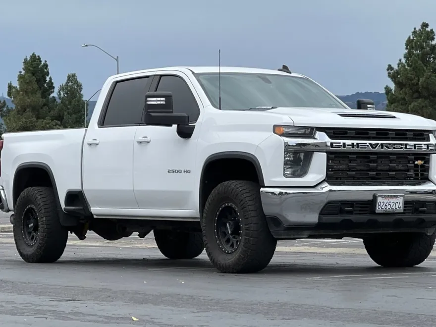 2022 Chevrolet Silverado 2500HD LT photo 1