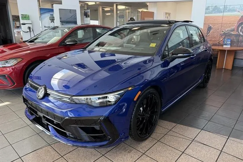 2025 Volkswagen Golf R photo 1