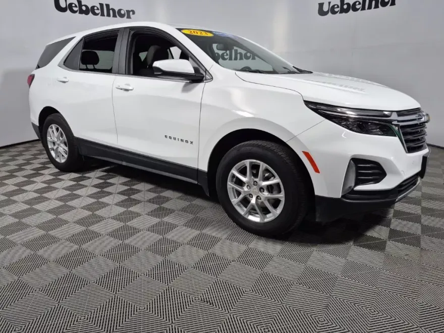 2023 Chevrolet Equinox LT photo 1