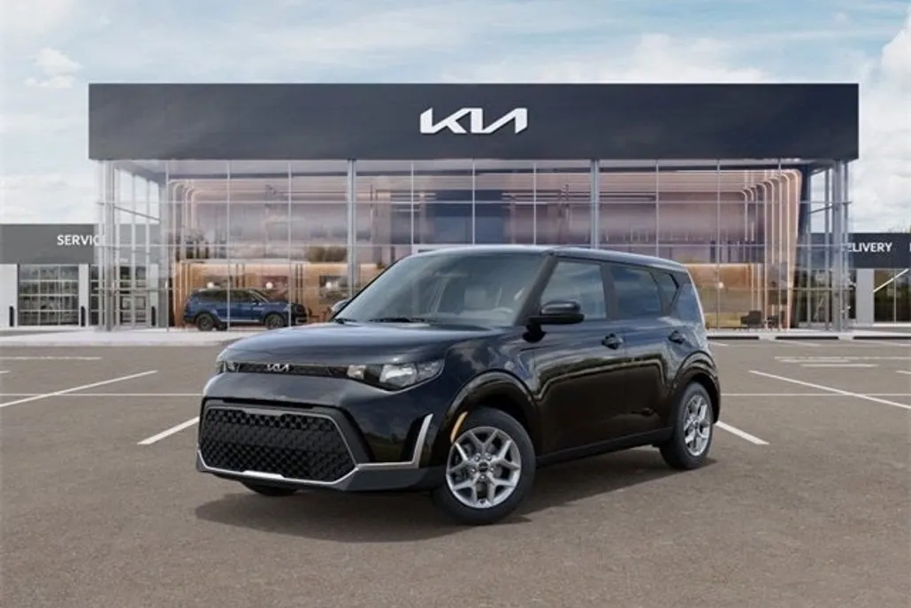 2025 Kia Soul LX photo 1