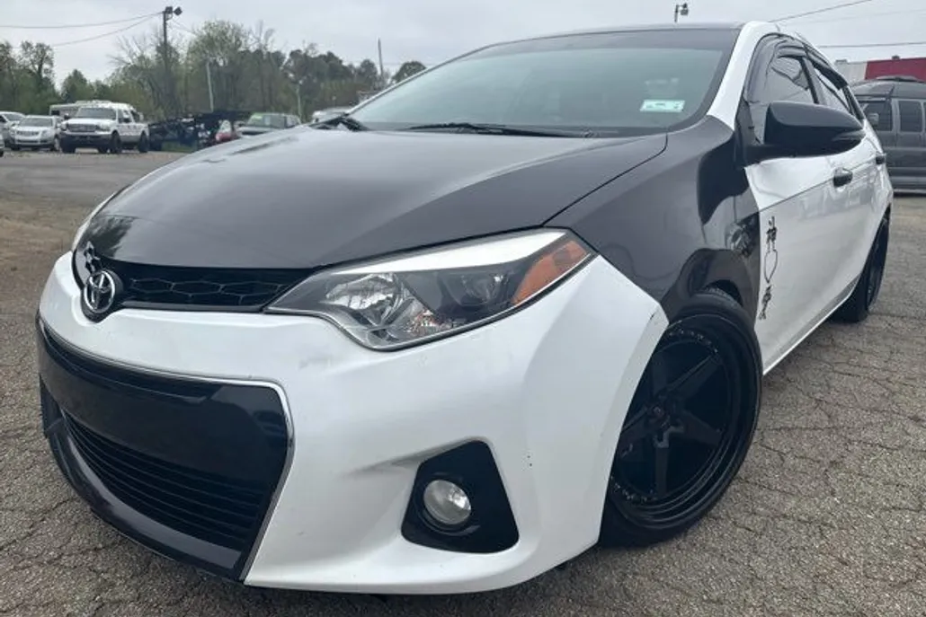 2016 Toyota Corolla S photo 1