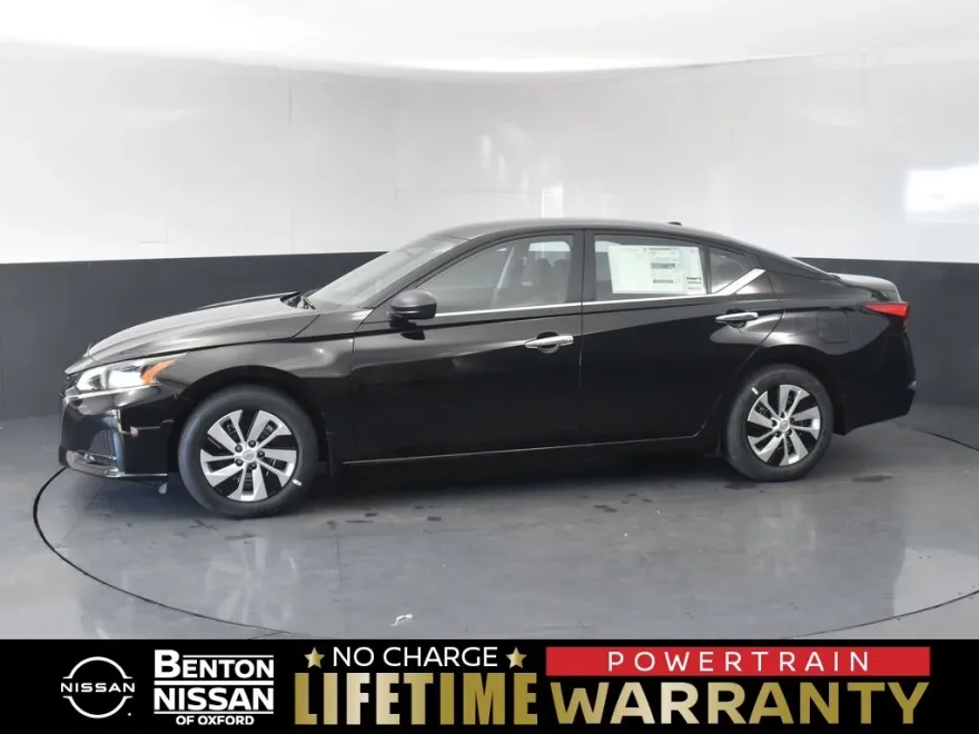 2025 Nissan Altima S photo 1