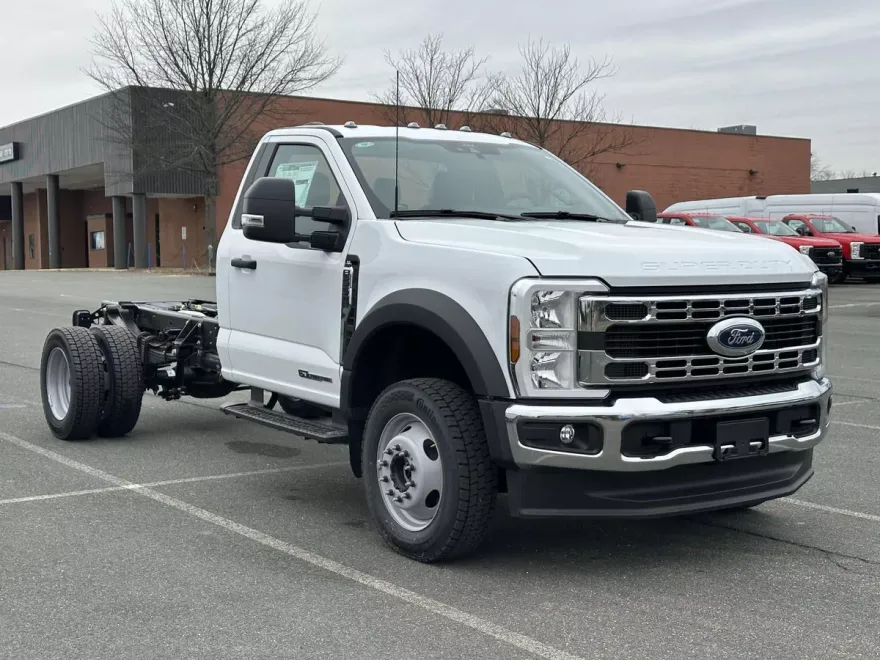 2025 Ford F-550 XL photo 1