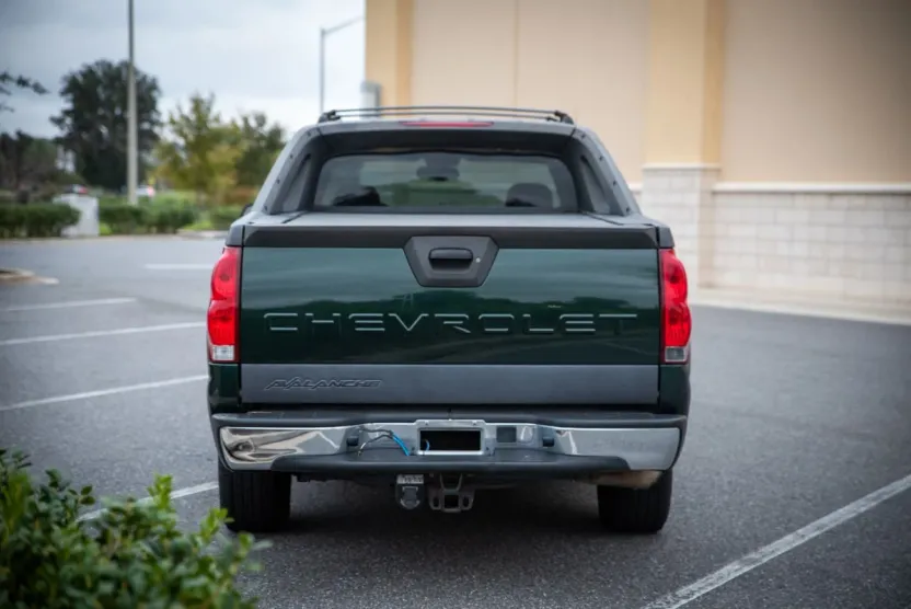 2004 Chevrolet Avalanche photo 1