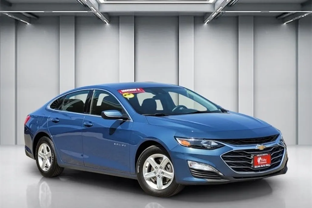 2024 Chevrolet Malibu 1LT photo 1