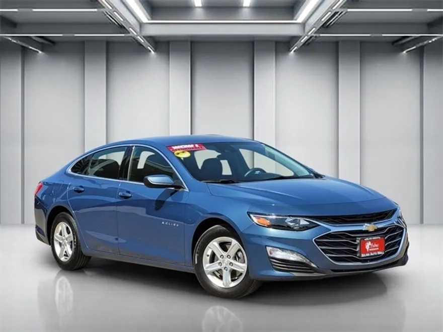 2024 Chevrolet Malibu 1LT photo 1