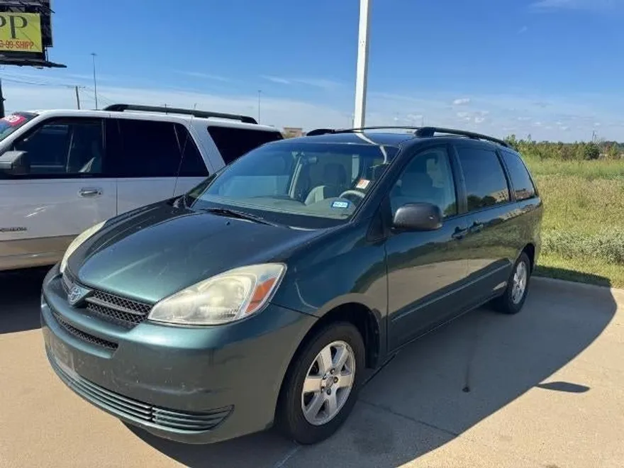 2005 Toyota Sienna LE photo 1