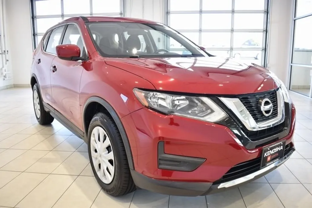 2017 Nissan Rogue S photo 1