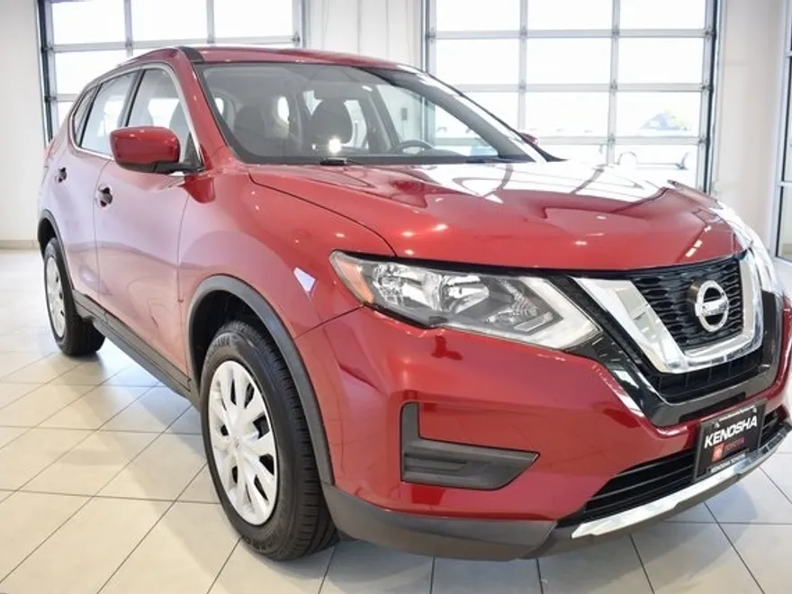 2017 Nissan Rogue S photo 1