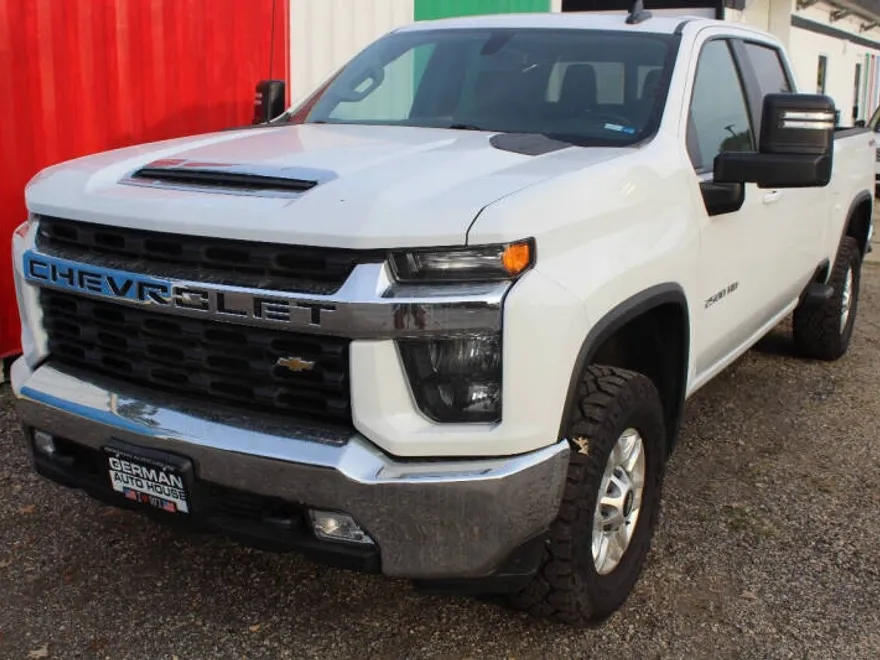 2023 Chevrolet Silverado 2500HD LT photo 1