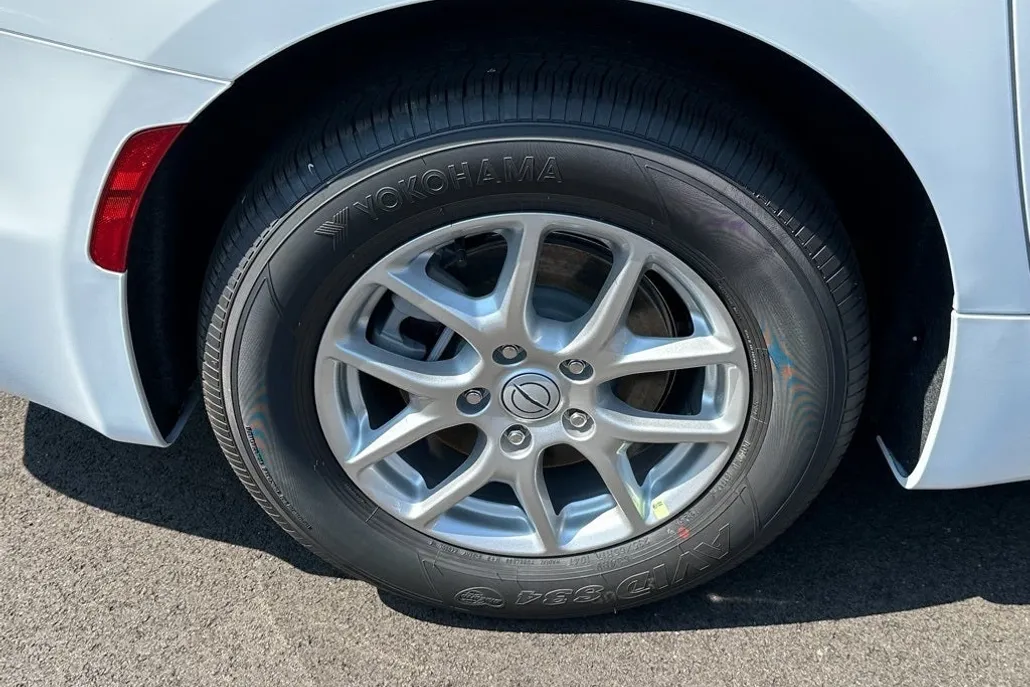 2026 Chrysler Pacifica photo 1