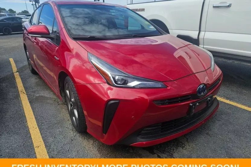 2021 Toyota Prius XLE photo 1