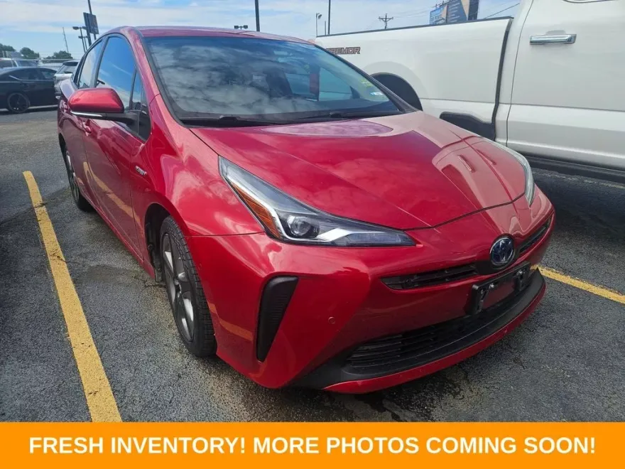 2021 Toyota Prius XLE photo 1