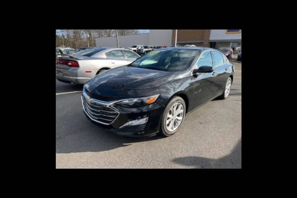 2016 Chevrolet Malibu LS photo 1