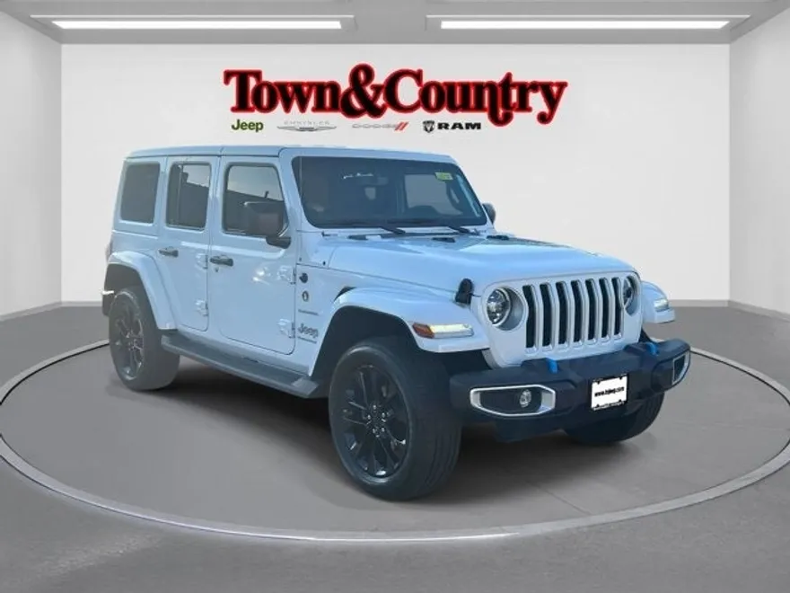 2023 Jeep Wrangler Sahara 4xe photo 1