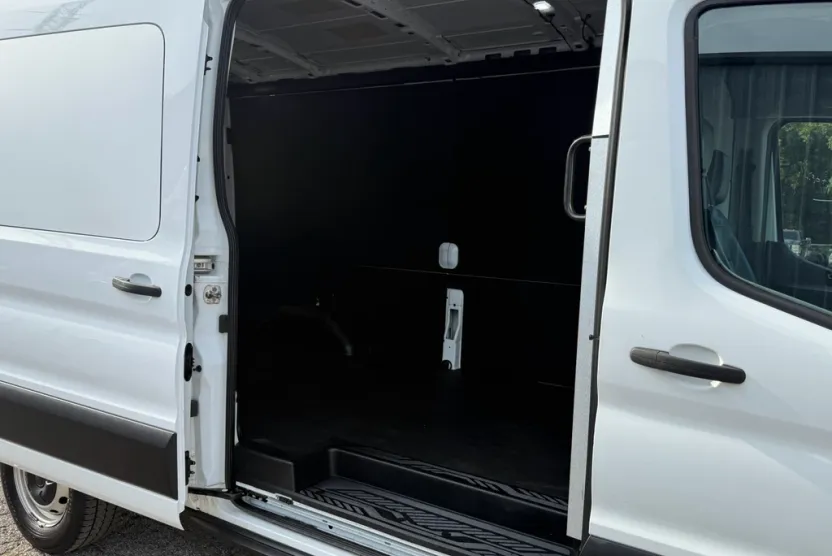 2020 Ford Transit Van photo 1