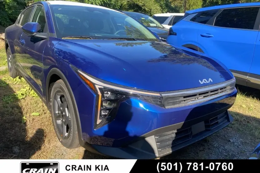 2025 Kia K4 LXS photo 1