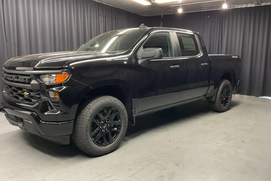2026 Chevrolet Silverado 1500 Custom photo 1