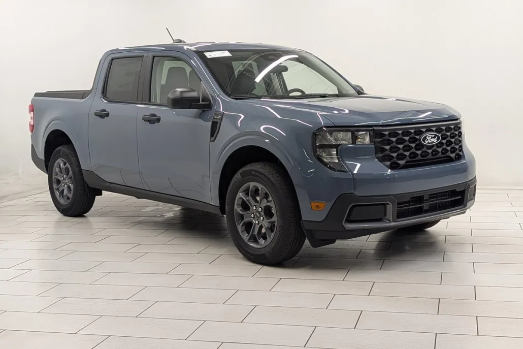 2025 Ford Maverick XLT photo 1