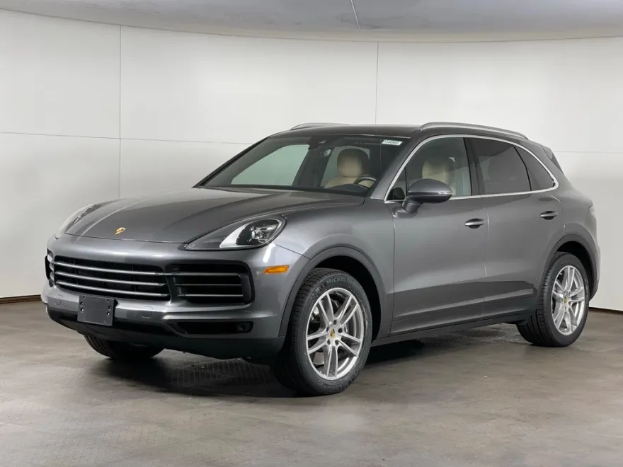 2022 Porsche Cayenne Base photo 1