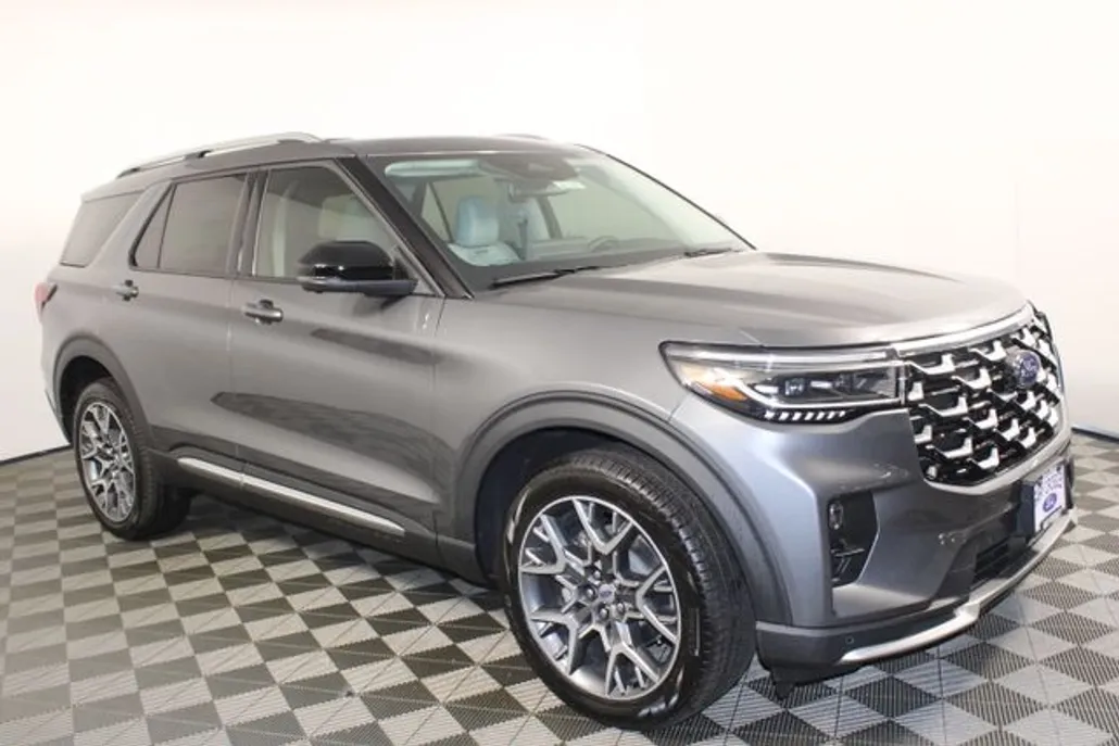 2025 Ford Explorer Platinum photo 1