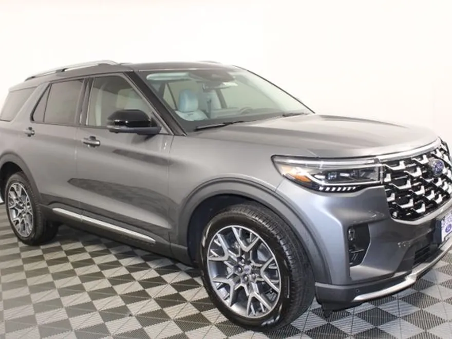 2025 Ford Explorer Platinum photo 1