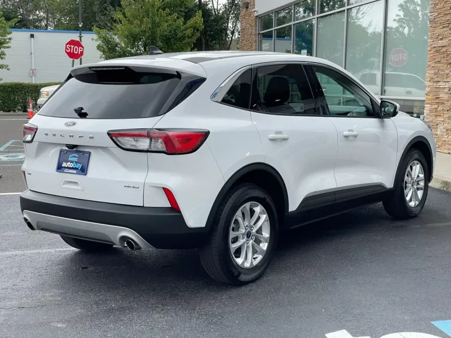 2021 Ford Escape SE Sport photo 1