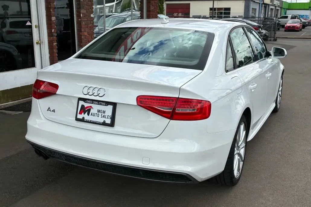 2016 Audi A4 Premium photo 1