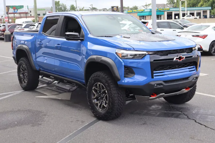 2025 Chevrolet Colorado ZR2 photo 1